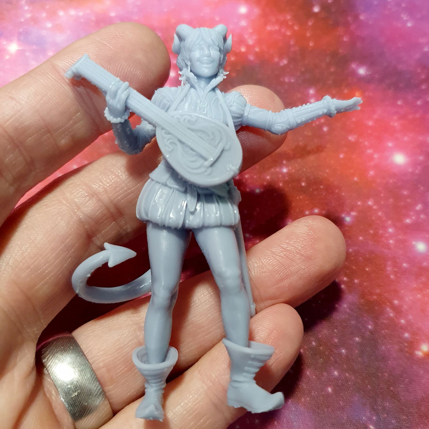 Sigrid Yalve - Tiefling Bard - 32mm / 75mm Scale Miniature