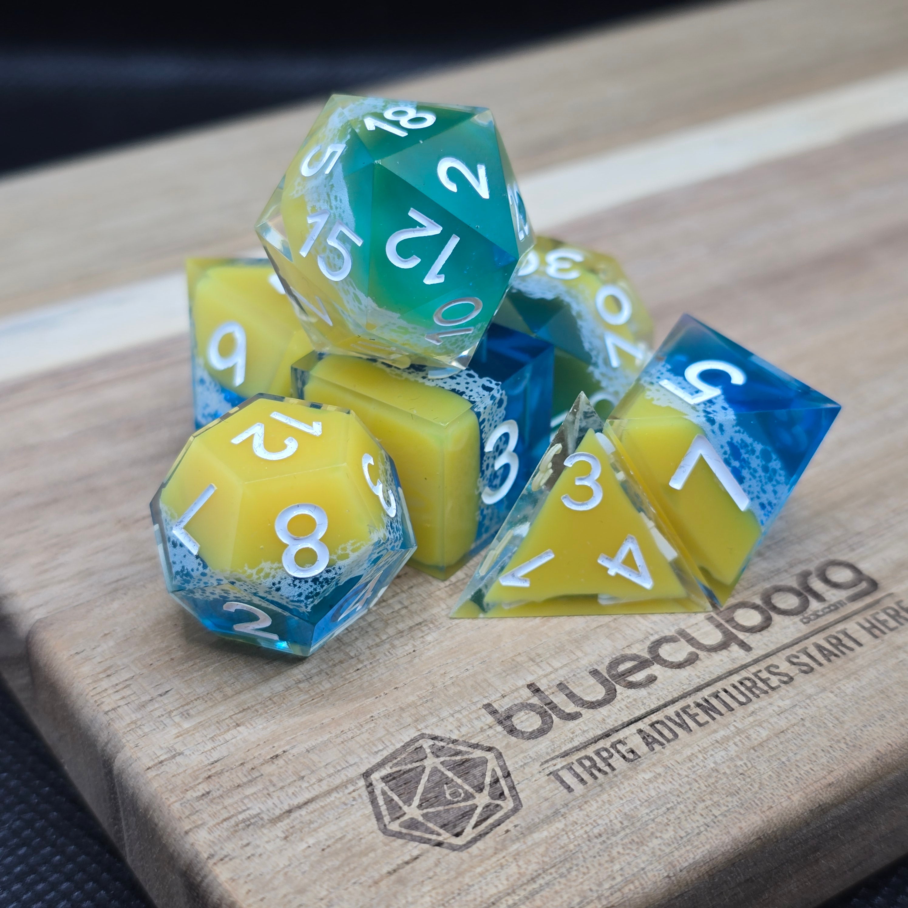 Life's A Beach - Shell Resin Dice Set