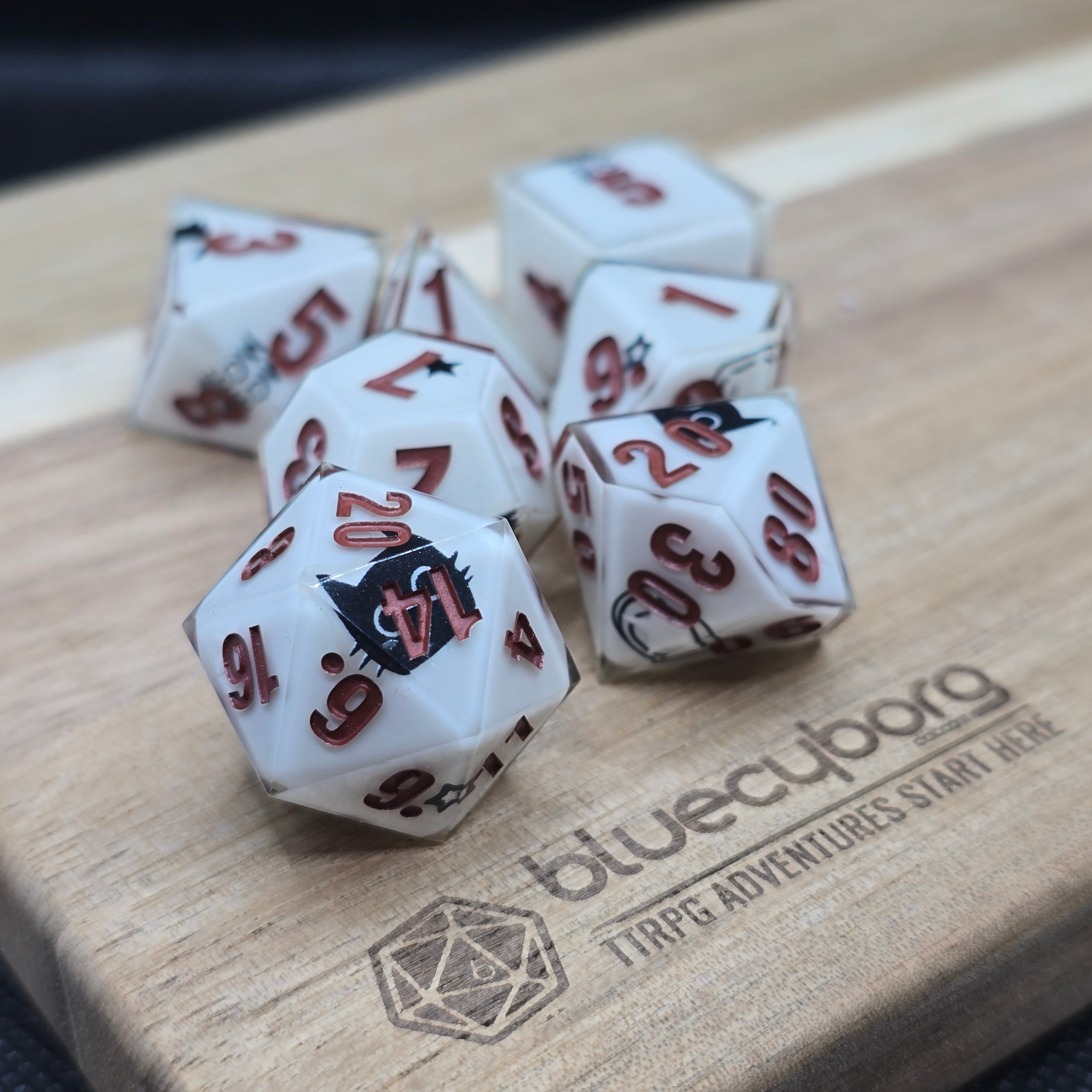 Kittiechino - Shell Resin Dice Set