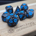 Endless Ribbon - Black Nickel Blue - Metal Dice Set