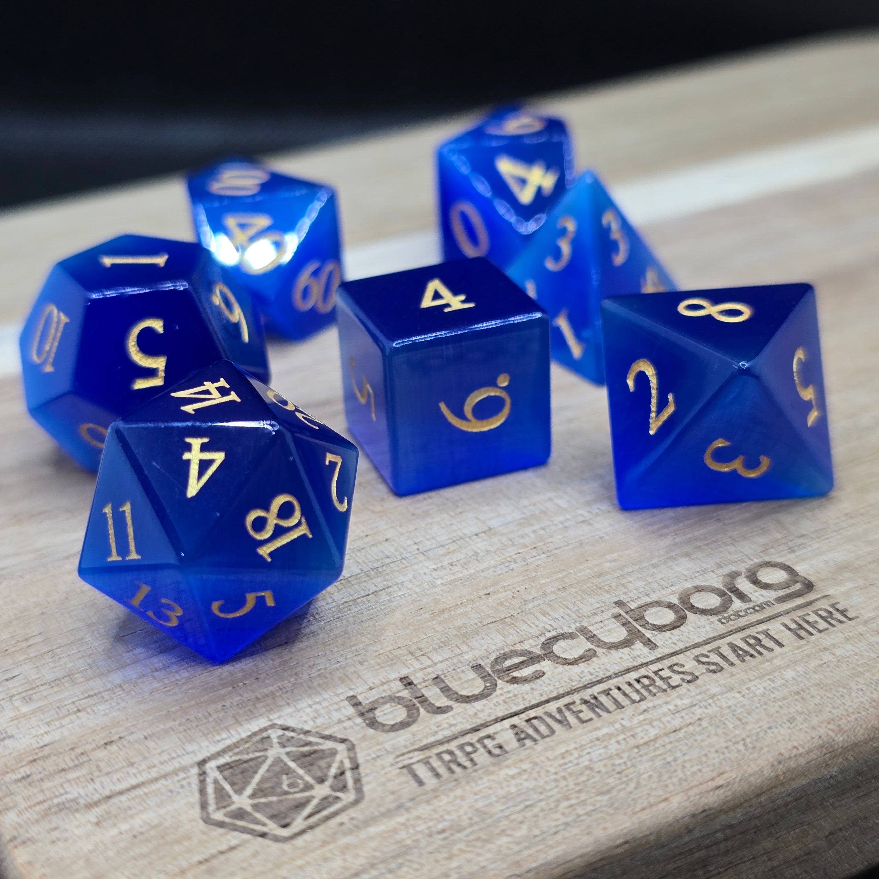 Cat's Eye - Deep Blue - Glass Dice Set