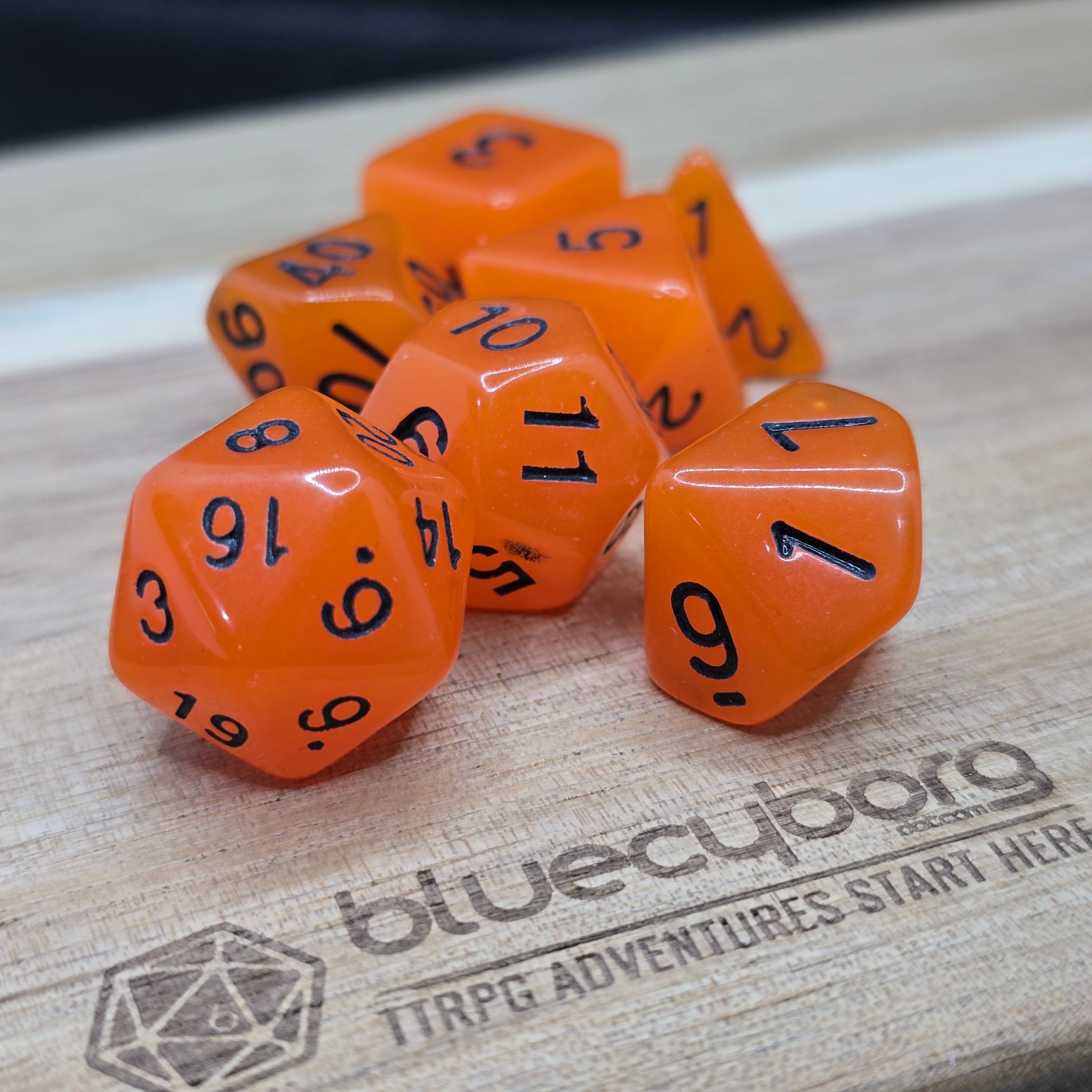 Emberglow - Glow In The Dark - Acrylic Dice Set