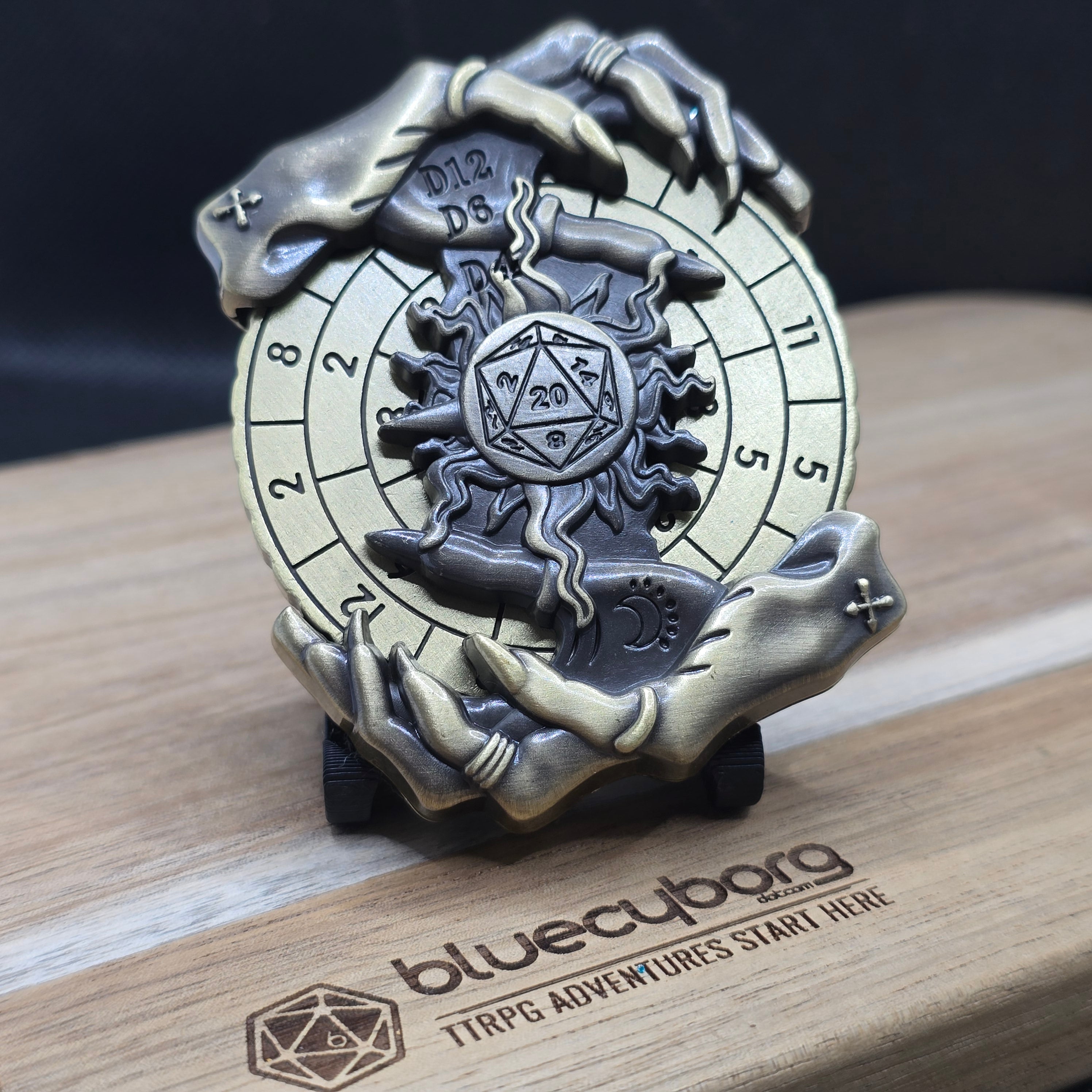 Hands of Fate - Metal Dice Spinner