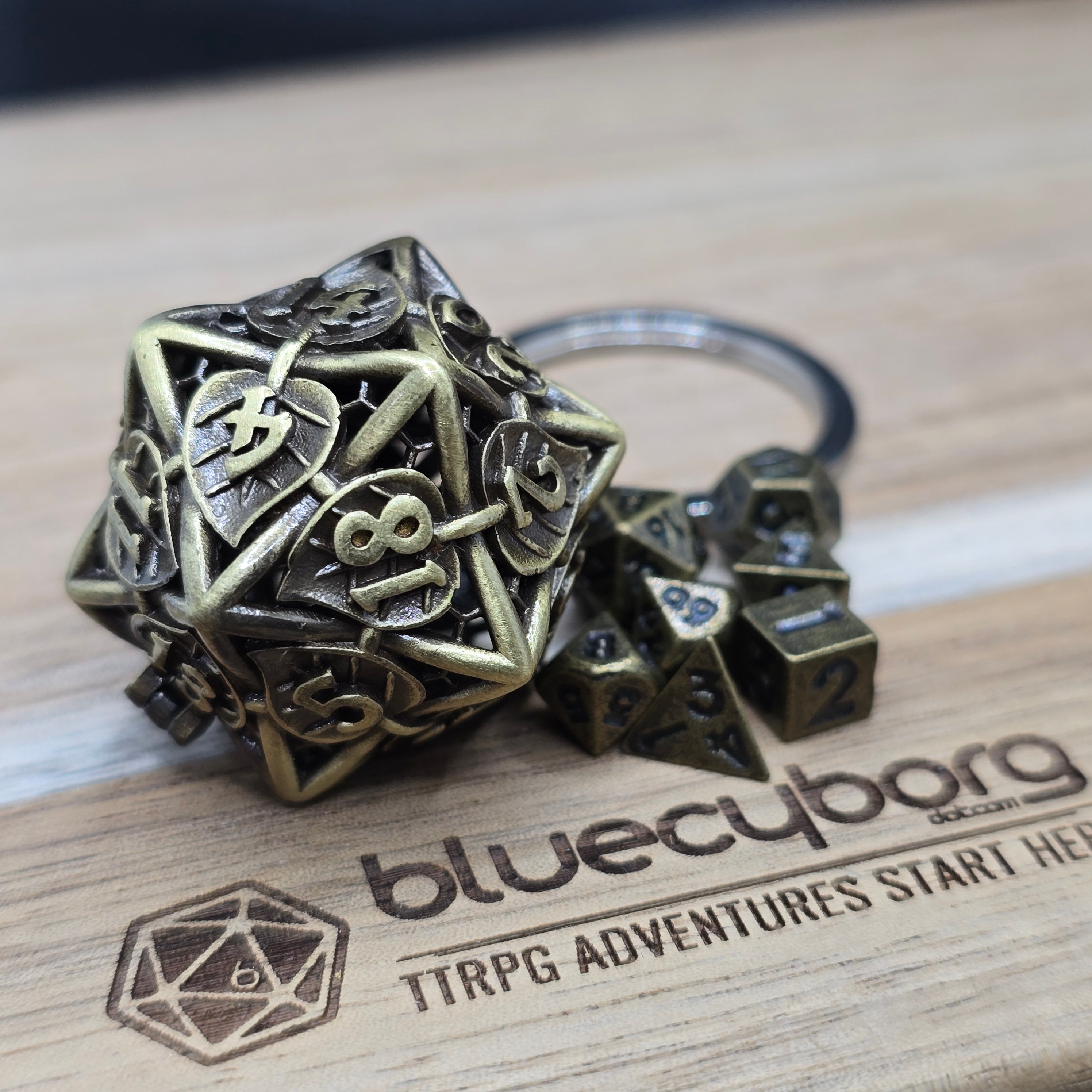 Leaves D20 - Ancient Gold - Mini Metal Dice Set With Keyring Case