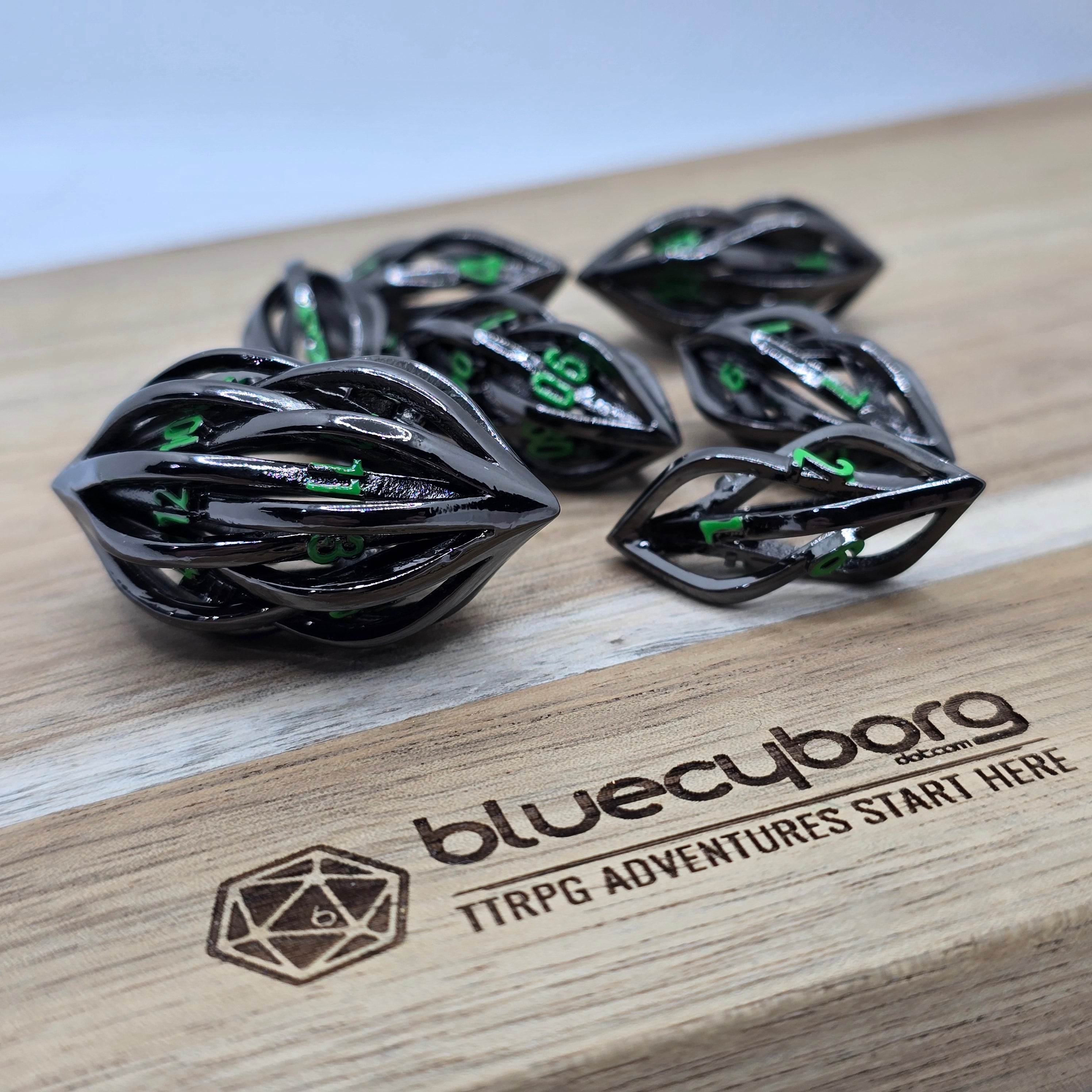 Seeds Of Destiny - Green - Hollow -Metal Dice Set