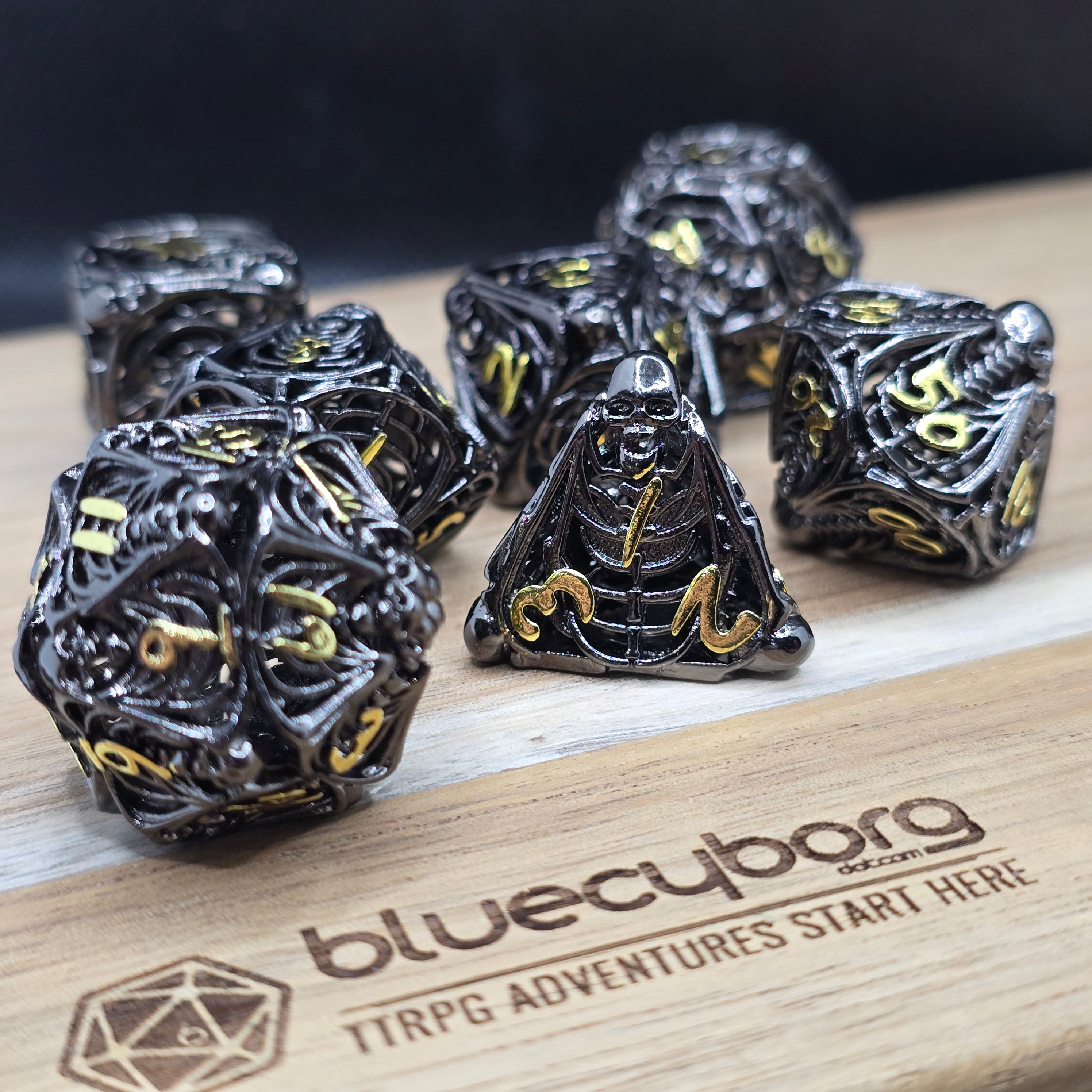Skull - Black Gold - Hollow - Metal Dice Set