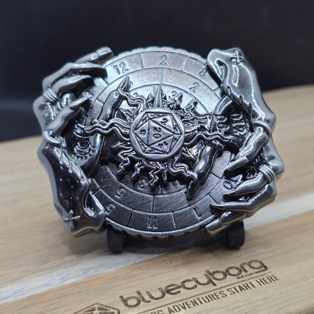 Hands of Fate - Metal Dice Spinner