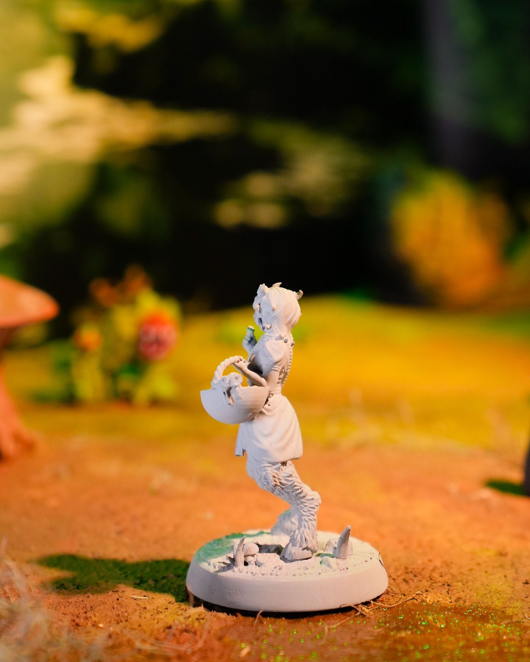 Ferne - 32mm / 75mm Scale Miniature