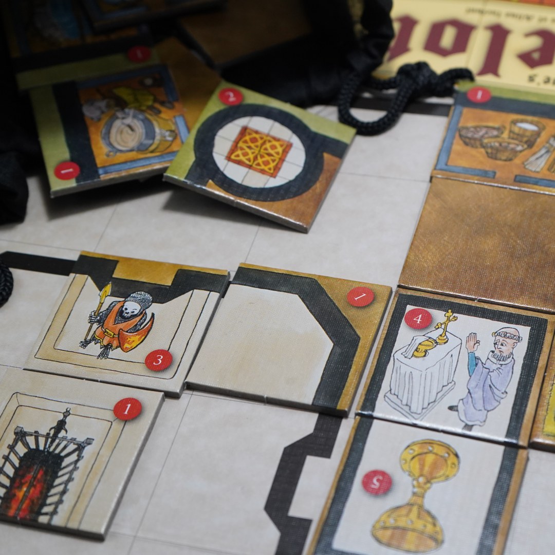 Camelot - The Build - a Tile-Laying Board Game for All Ages