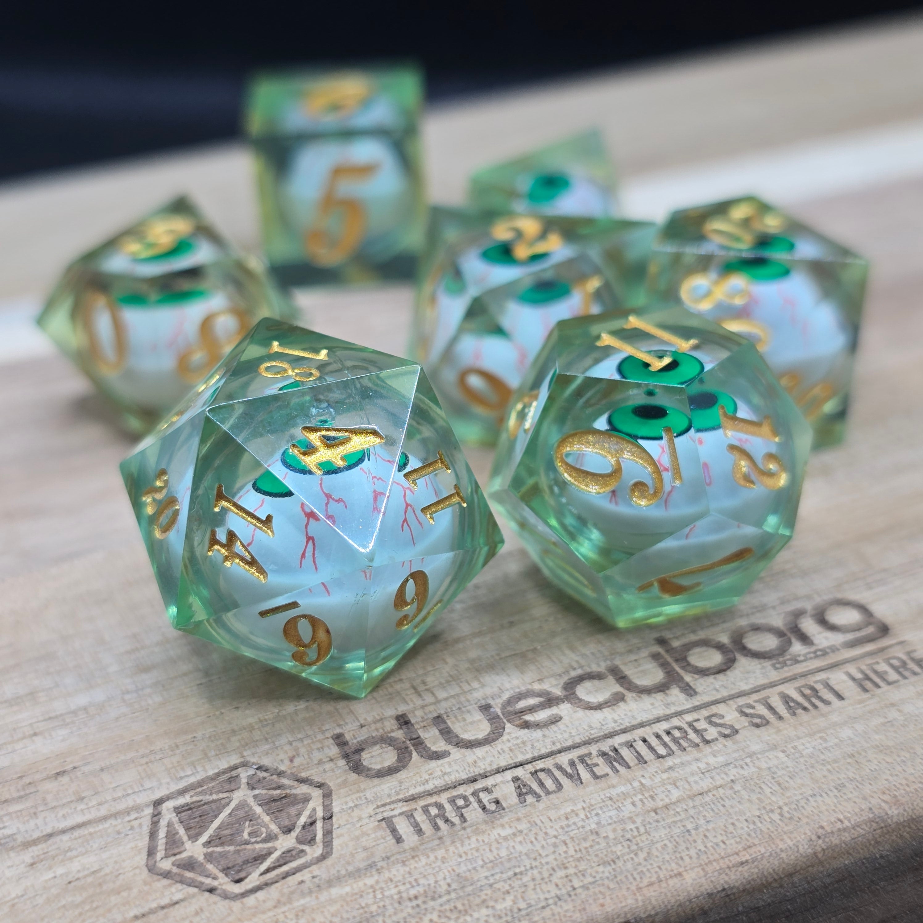 Ogre Eye Light Green - Moving Eye - Liquid Core Resin Dice Set
